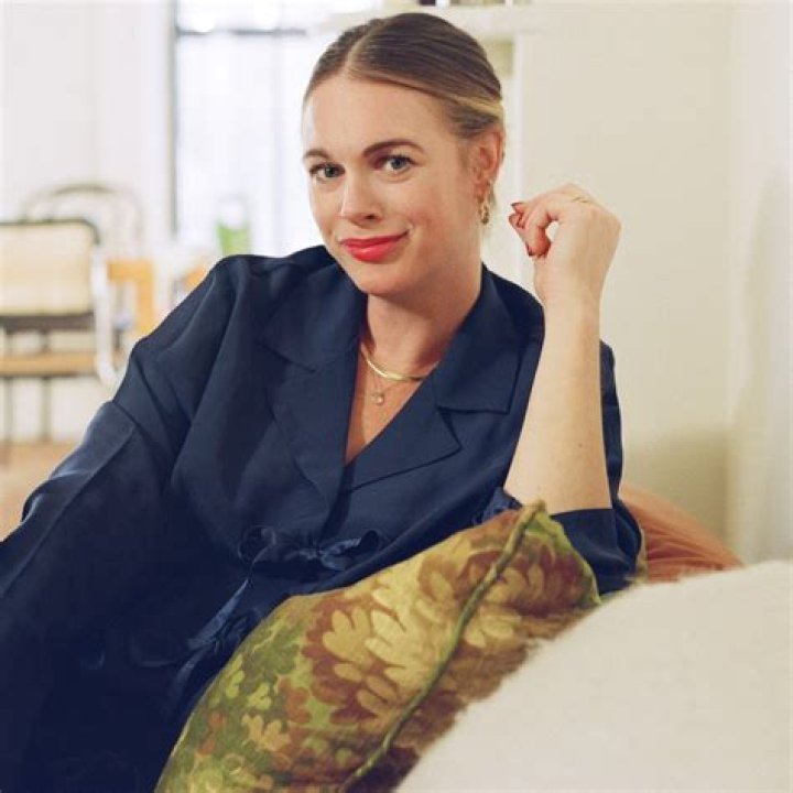 Alison Roman (Blogger) - Age, Birthday, Bio, Facts, Family, Net Worth, Height & More