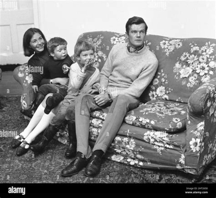 Allan Clark Biography, Age, Height, Wife, Net Worth, Family