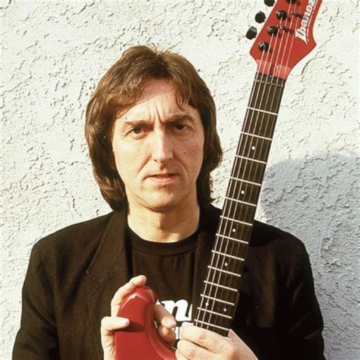 Allan Holdsworth (Guitarist) - Age, Birthday, Bio, Facts, Family, Net Worth, Height & More