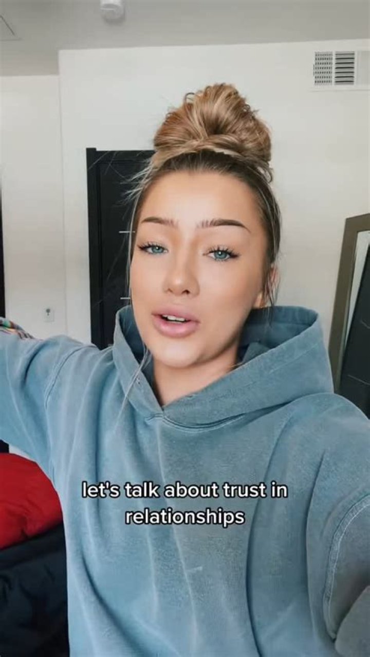 Allie Harding (TikTok Star) - Age, Birthday, Bio, Facts, Family, Net Worth, Height & More