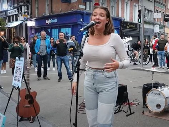 Allie Sherlock Biography, Age, Height, Husband, Net Worth, Family