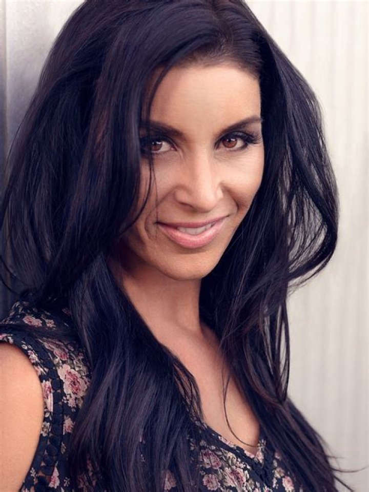 Allison Baver (Speed Skater) - Age, Birthday, Bio, Facts, Family, Net Worth, Height & More