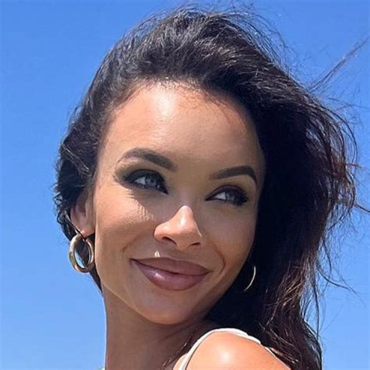 Alyssa Scott (Instagram Star) - Age, Birthday, Bio, Facts, Family, Net Worth, Height & More