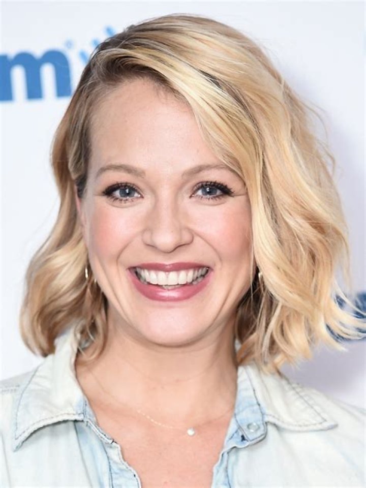 Amanda Clayton Biography, Age, Height, Husband, Net Worth, Family