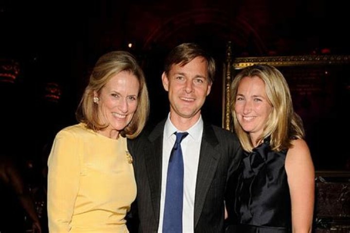 Amanda M. Burden Biography, Age, Height, Husband, Net Worth, Family