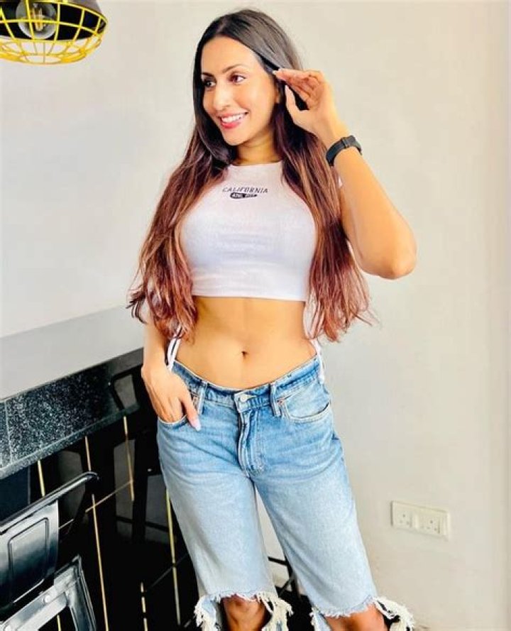 Amanda Silva (Instagram Star) - Age, Birthday, Bio, Facts, Family, Net Worth, Height & More