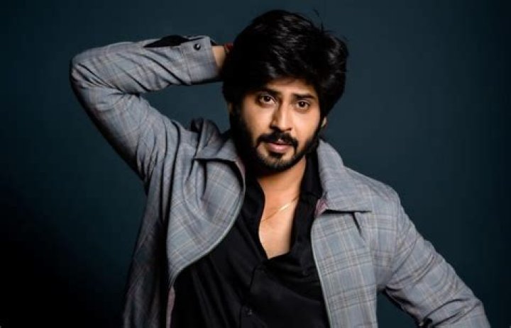 Wiki, Biography, Wife, Age, Family, Girlfriend, Caste, Height & More