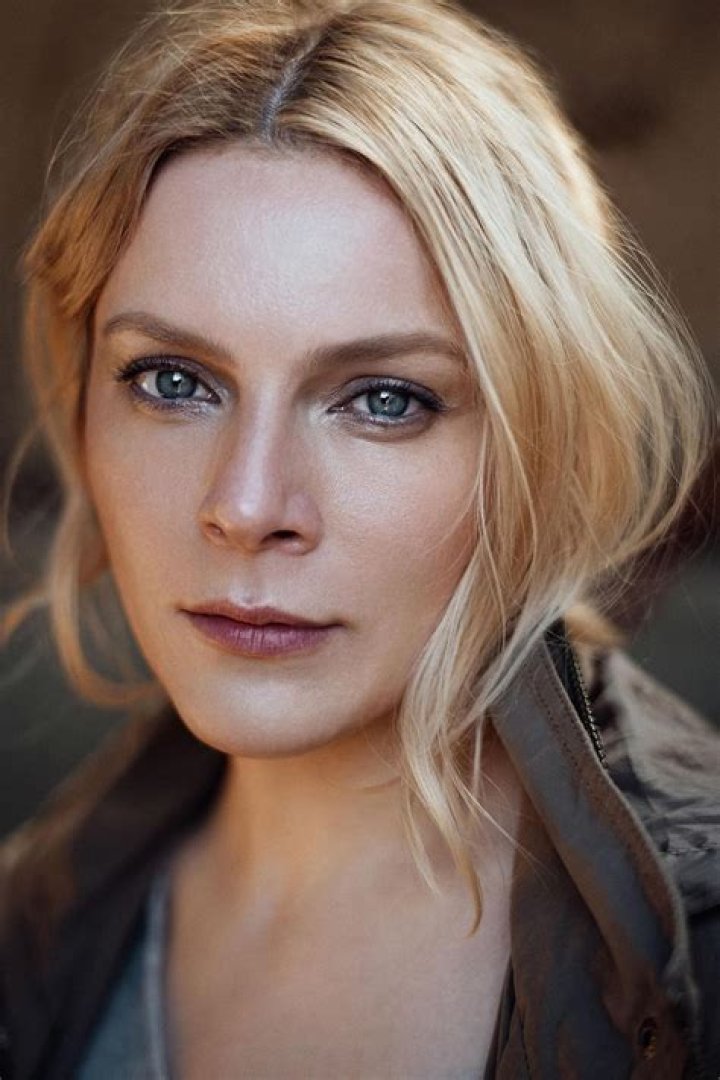 Amber Skye Noyes Biography, Age, Height, Husband, Net Worth, Family