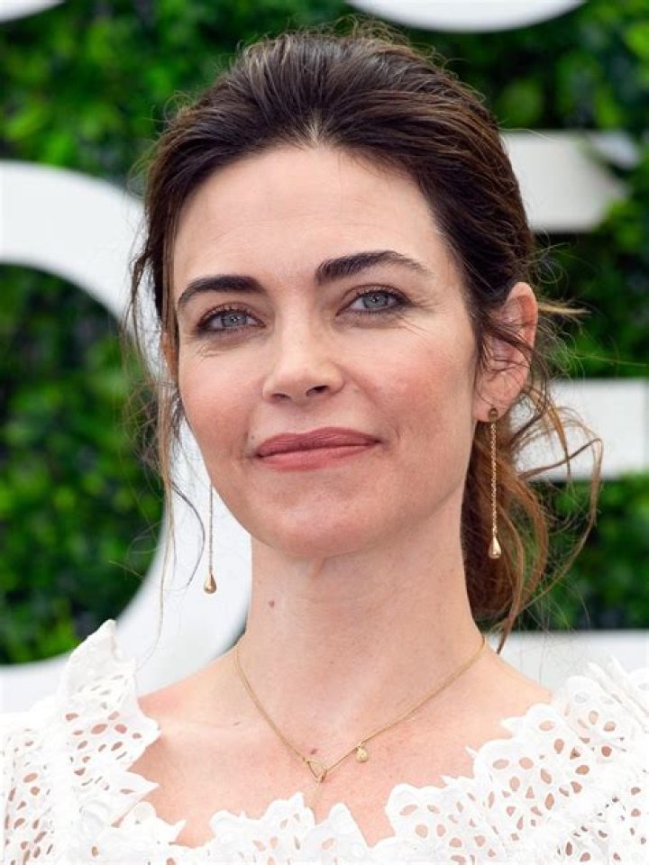 Amelia Heinle Biography, Age, Height, Husband, Net Worth, Family