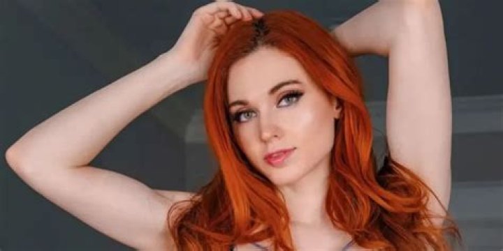 Amouranth (Cosplayer) - Age, Birthday, Bio, Facts, Family, Net Worth, Height & More