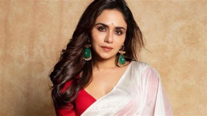 Amruta Khanvilkar Age, Height, Husband, Wiki, Biography, Parents, Caste, Net Worth, Family & More