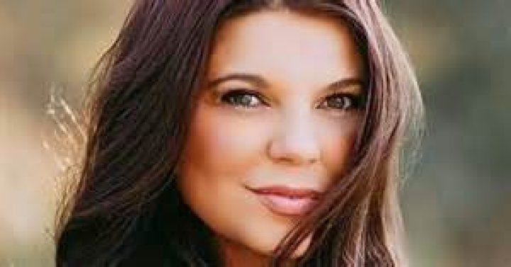 Well Deserved!Amy Duggar King ‘Shops Online’ After Dax’s Kicking Wakes Her Up At Night and We Really Don’t Blame Her