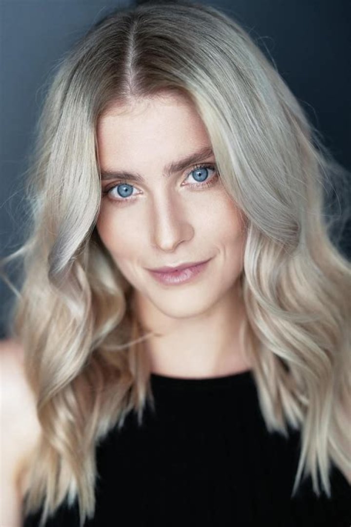 How tall is Amy Ruffle