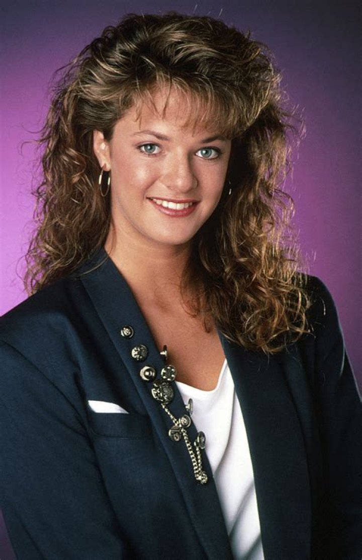 Andrea Elson (TV Actress) - Age, Birthday, Bio, Facts, Family, Net Worth, Height & More