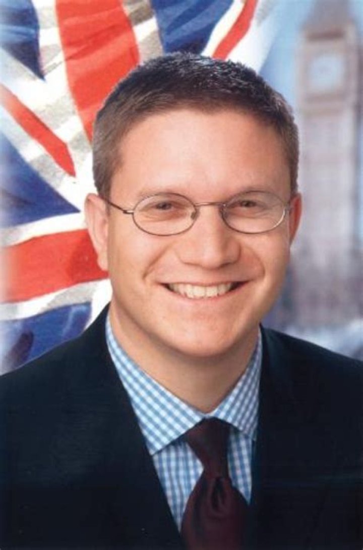 
Andrew Rosindell Height, Weight, Net Worth, Age, Birthday, Wikipedia, Who, Nationality, Biography 