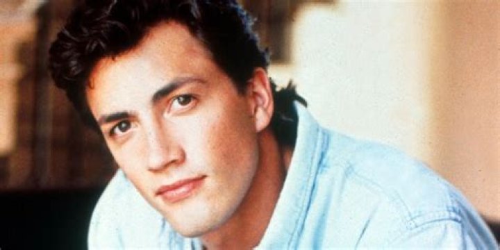 Andrew Shue (TV Actor) - Age, Birthday, Bio, Facts, Family, Net Worth, Height & More