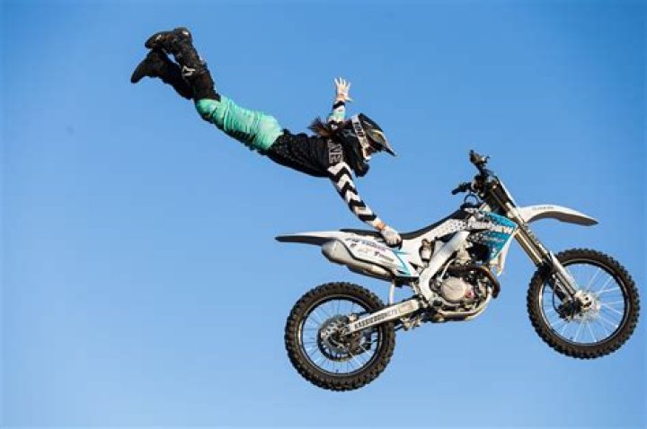 Andy Bell Biography, Age, Height, Wife, Net Worth, Family