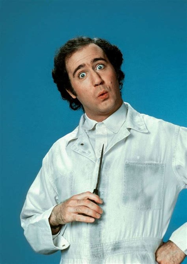 Andy Kaufman (Comedian) - Age, Birthday, Bio, Facts, Family, Net Worth, Height & More