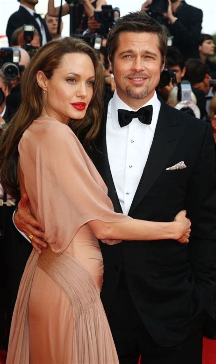 Angelina Jolie ‘Looking to Date’ Someone Who Measures Up to Her ‘High Standards’ Amid New York Move