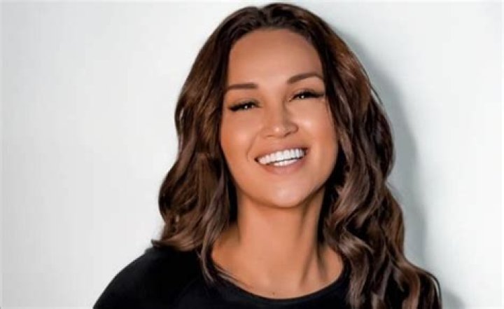 Angie Arizaga (Modelo) - Edad, cumpleaños, biografía, hechos, familia, patrimonio neto, altura y más