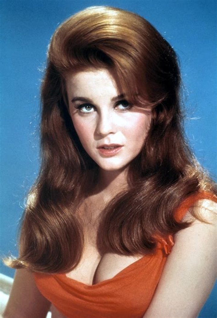 How tall is Ann Margret