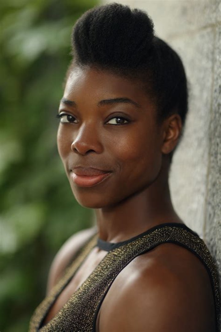 How tall is Ann Ogbomo