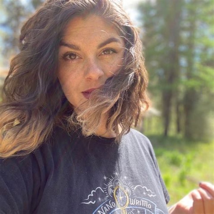 Anna Taylor Biography, Age, Height, Husband, Net Worth, Family