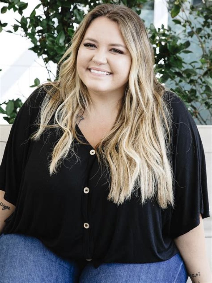 Anna Todd (Novelist) - Age, Birthday, Bio, Facts, Family, Net Worth, Height & More