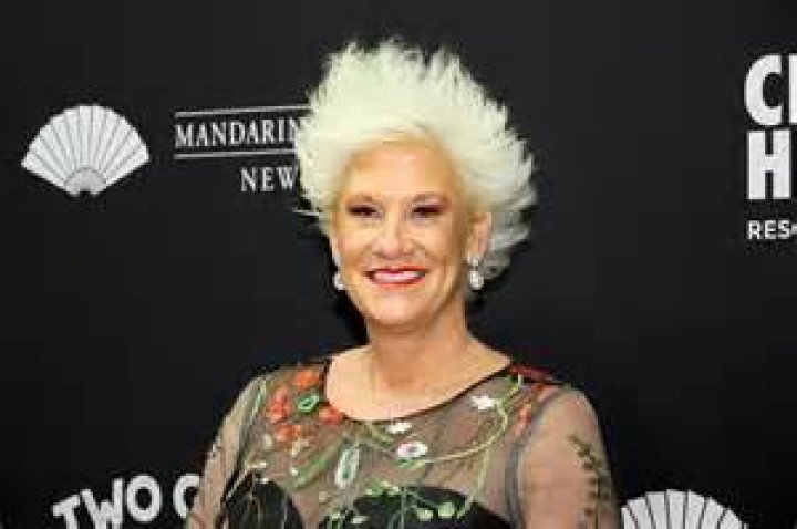 Anne Burrell Height, Weight, Net Worth, Age, Birthday, Wikipedia, Who, Nationality, Biography