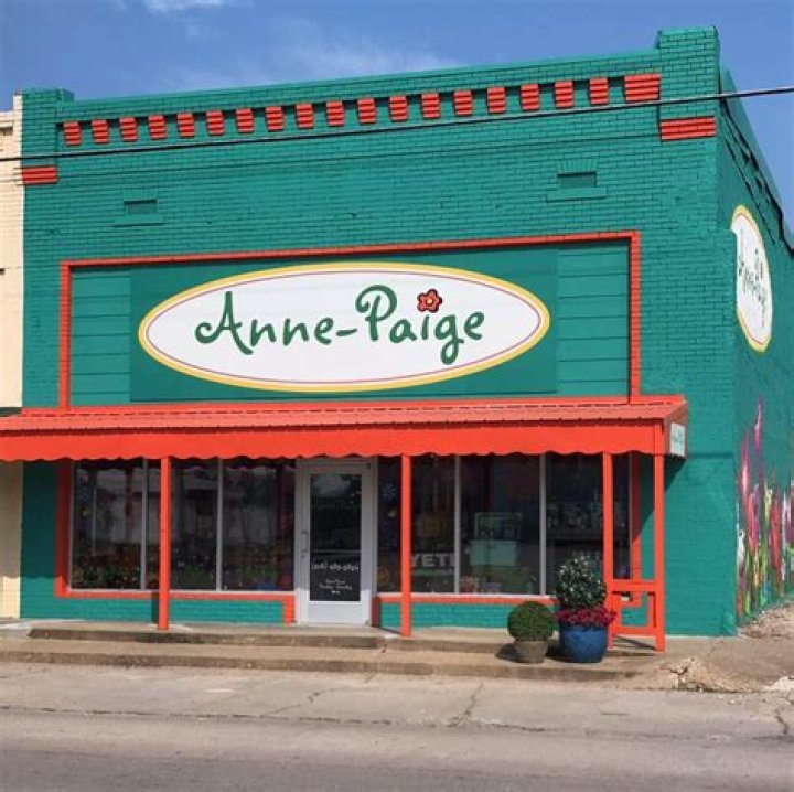 Anne Paige Biography, Age, Height, Husband, Net Worth, Family