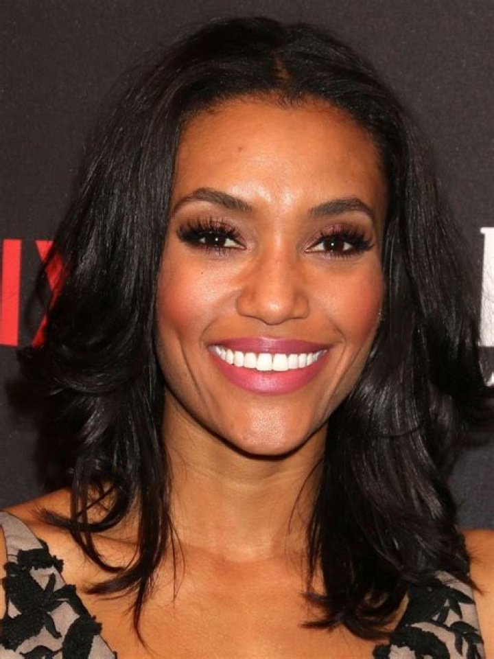How tall is Annie Ilonzeh