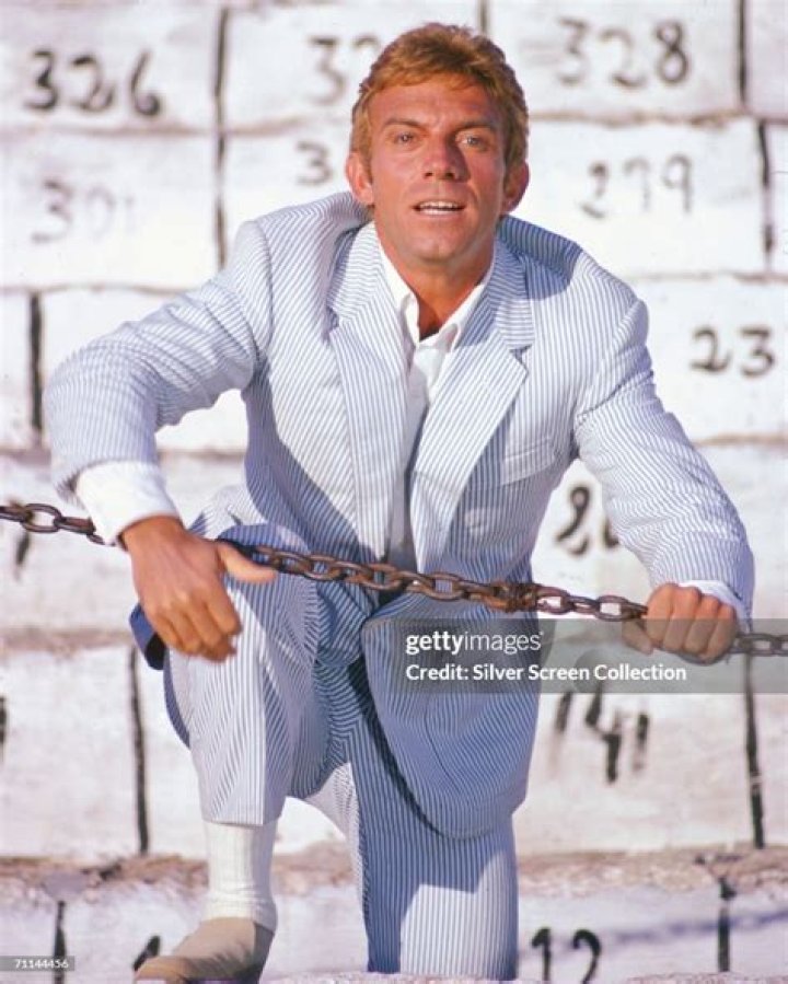 Anthony Franciosa (TV Actor) - Age, Birthday, Bio, Facts, Family, Net Worth, Height & More