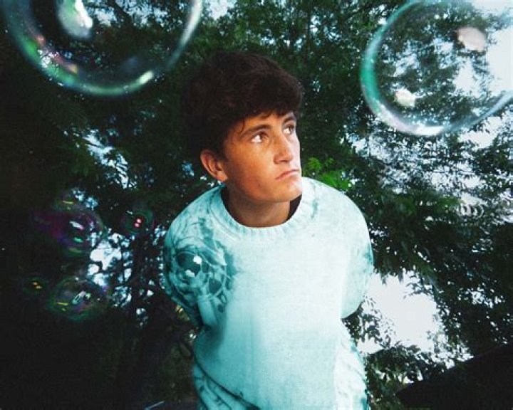 Arden Jones (TikTok Star) - Age, Birthday, Bio, Facts, Family, Net Worth, Height & More