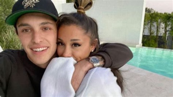 Young and in Love?Ariana Grande’s Fans Think She Has a Secret Boyfriend Because of THIS Photo