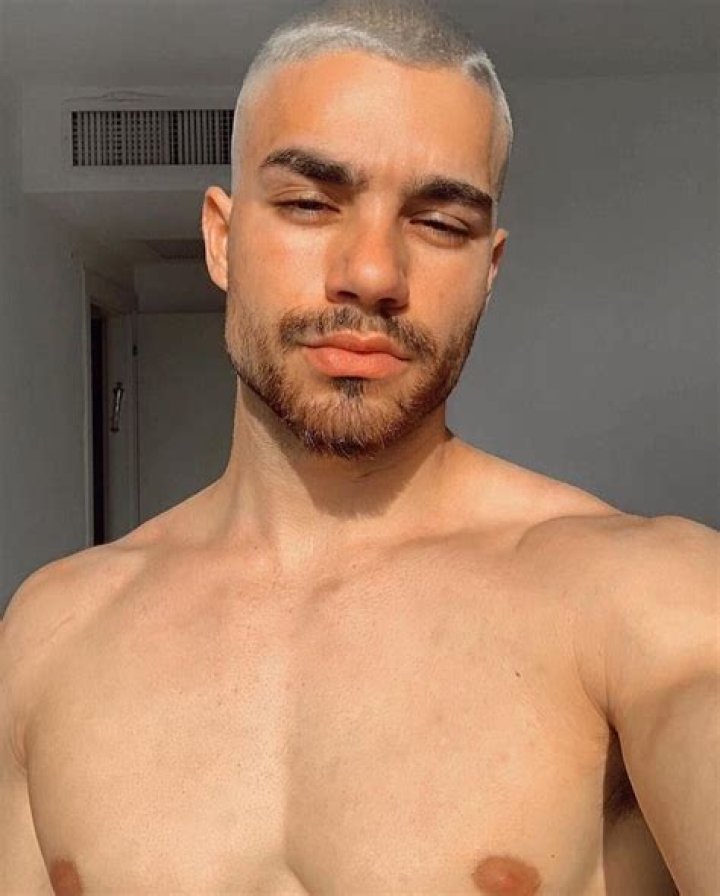 Ariel Ben-Attar (Model) - Age, Birthday, Bio, Facts, Family, Net Worth, Height & More