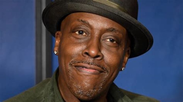 How tall is Arsenio Hall