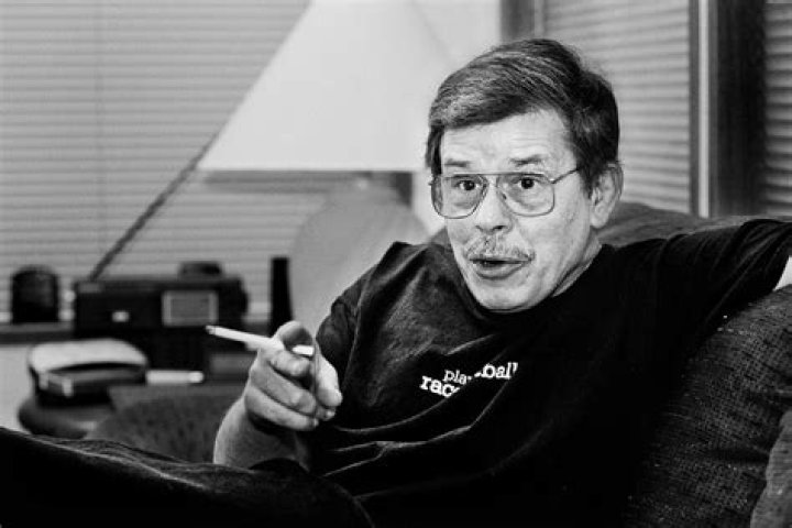 Art Bell Biography, Age, Height, Wife, Net Worth, Family