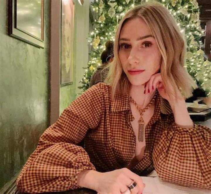 Who Is Ashley Avignone? Wiki, Age, Husband, Height, Net Worth, Parents, Biography, and More