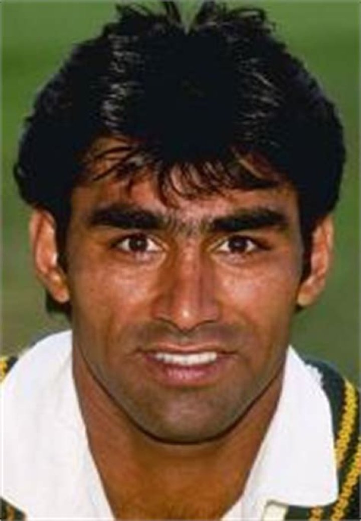 Ata-ur-Rehman Biography, Age, Height, Wife, Net Worth, Family