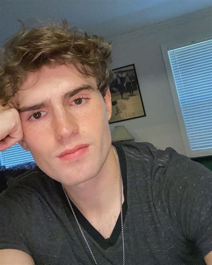 Austin Terry (TV Actor) - Age, Birthday, Bio, Facts, Family, Net Worth, Height & More