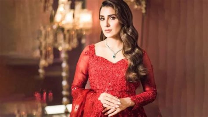 Ayeza Khan Height, Weight, Net Worth, Age, Birthday, Wikipedia, Who, Instagram, Biography