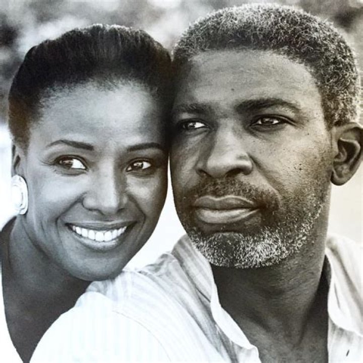 B Smith (Chef) - Age, Birthday, Bio, Facts, Family, Net Worth, Height & More