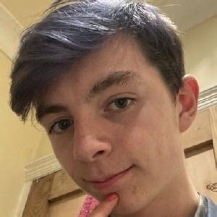 Badlinu (YouTube Star) - Age, Birthday, Bio, Facts, Family, Net Worth, Height & More