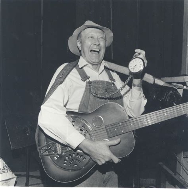 Bashful Brother Oswald Biography, Age, Height, Wife, Net Worth and Family