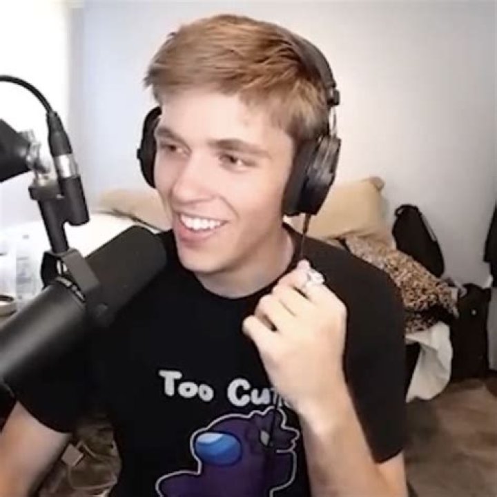 Bazerk Net Worth and Earnings