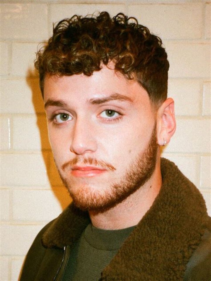 Bazzi Height, Weight, Net Worth, Age, Birthday, Wikipedia, Who, Nationality, Biography