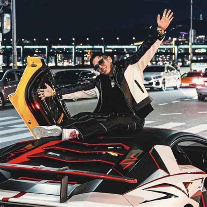 bbulkup (YouTube Star) - Age, Birthday, Bio, Facts, Family, Net Worth, Height & More