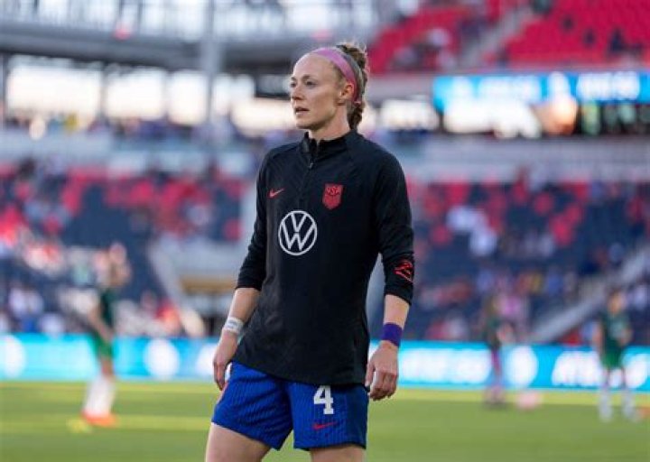 Becky Sauerbrunn (Soccer Player) - Age, Birthday, Bio, Facts, Family, Net Worth, Height & More