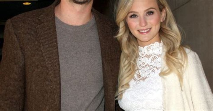 JoJo Fletcher or Lauren Bushnell? Ben Higgins’ Mom Says One ‘Bachelor’ Finalist is “More Her Style”