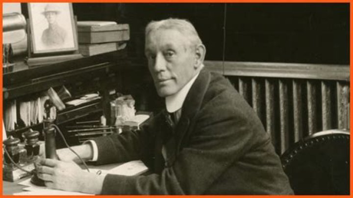 Bernard Kroger (Entrepreneur) - Age, Birthday, Bio, Facts, Family, Net Worth, Height & More